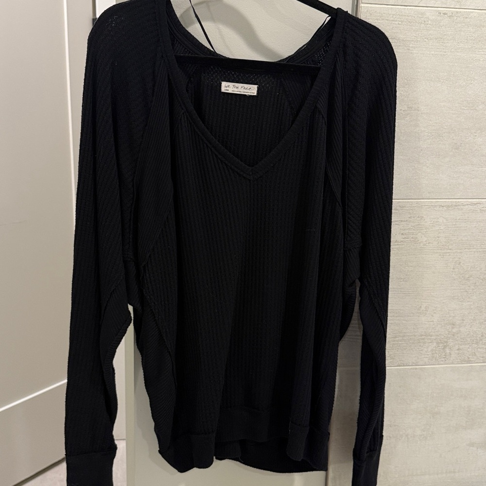 WE THE FREE BLACK LONG SLEEVE WAFFLE TOP
